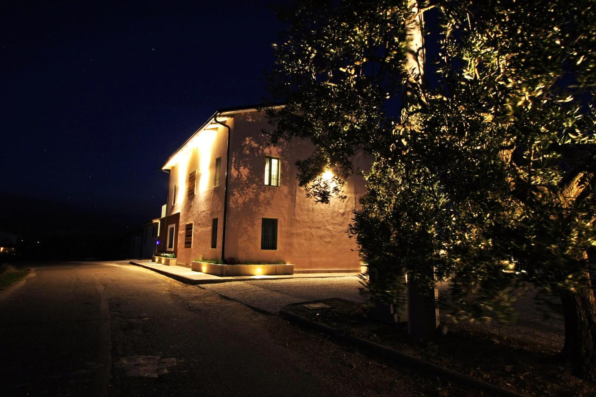 Vila La Collina Del Girasole Montecastrilli Exteriér fotografie
