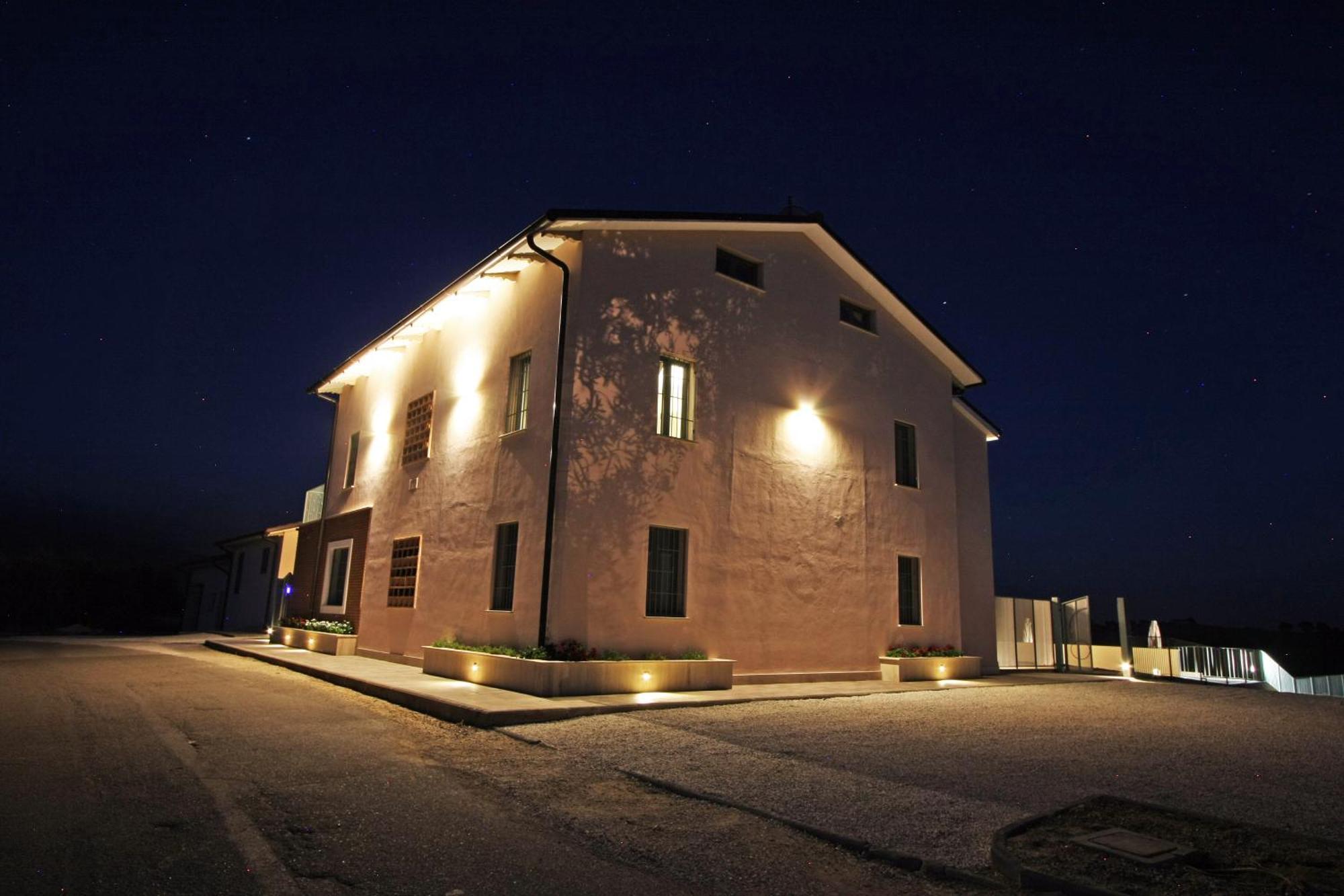 Vila La Collina Del Girasole Montecastrilli Exteriér fotografie
